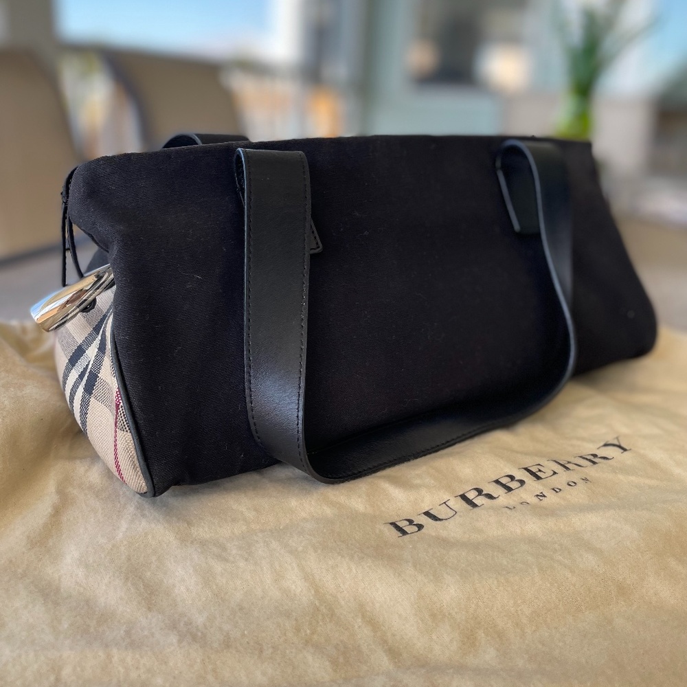 Black & Signature Print Burberry Shoulder Bag